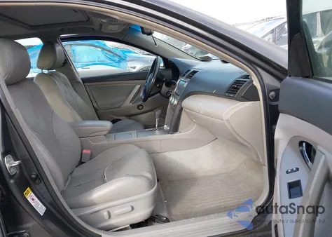 2008 Toyota Camry Se V6 z USA, uszkodzony, nr VIN 4T1BK46K08U069144